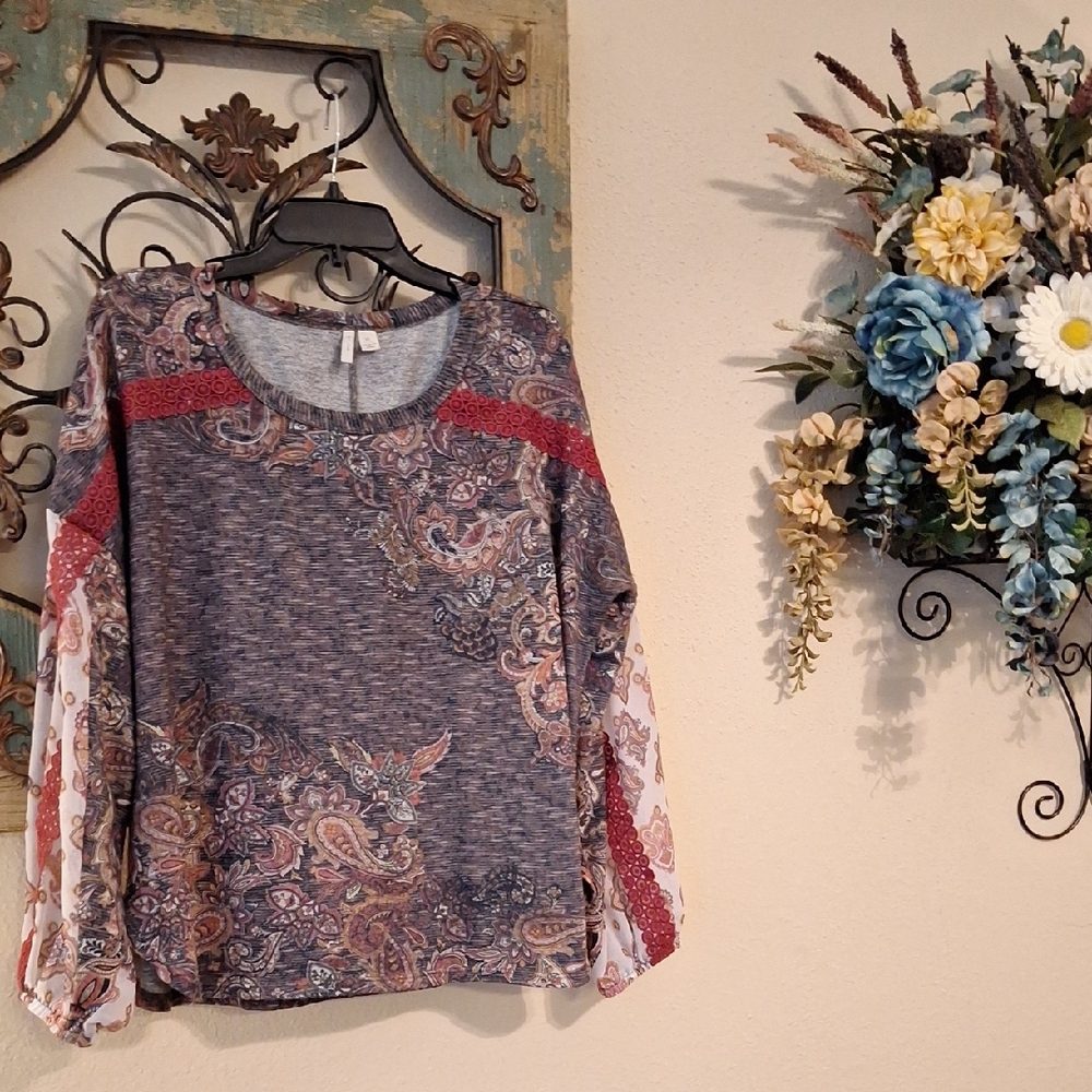 Chic Paisley Print Blouse in Red and Gray. NWOT Size XL